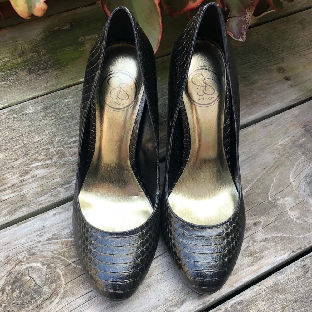 Jessica Simpson Reptile textured pumps.